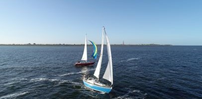 2 zeilboten op het water 2 zeilboten op het water