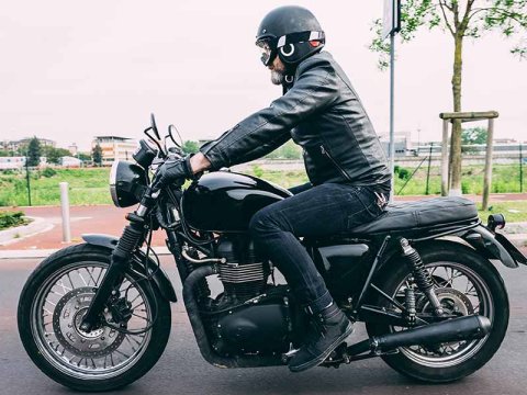 Wat kost een motorrijbewijs? De kosten van rijlessen tot en met examens 