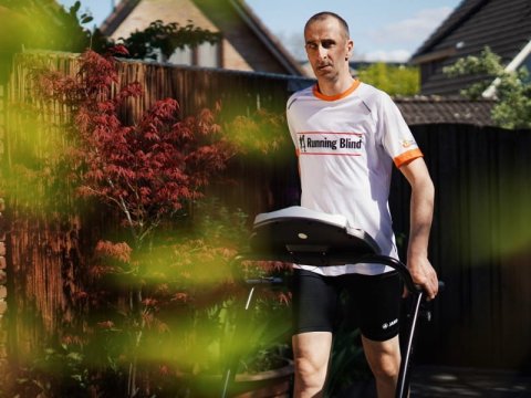 Bert: ‘Ik zie niet waar ik ren, maar ik voel het wel’