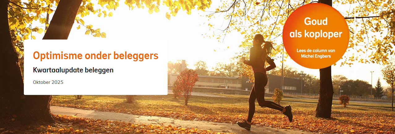 Vrouw loopt hard in park Vrouw loopt hard in park